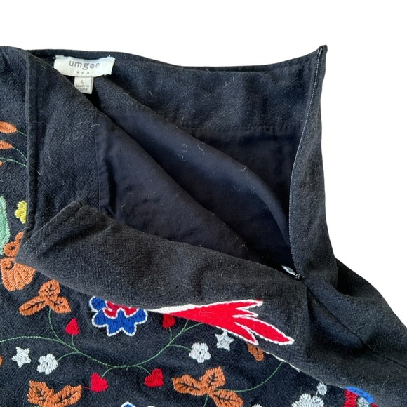 Umgee Embroidered Pom Pom Mini Skirt Boho Chic Large Black GUC - Picture 6 of 9